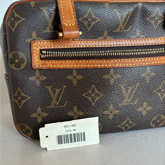 Louis Vuitton Cite MM Monogram Bag - Picture 4 of 10